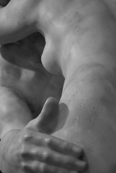 Auguste Rodin, Il bacio, 1888 (Musée Rodin, Parigi) - detail