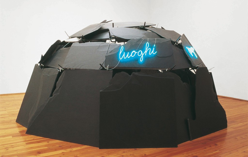 Mario Merz (Senza titolo) Luoghi senza strada, 1994 Struttura metallica, pietra, neon 200 x Ø 400 cm circa BSI Art Collection, Svizzera © Mario Merz, by SIAE 2015 