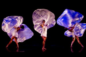 MOMIX by Andrea Chemelli