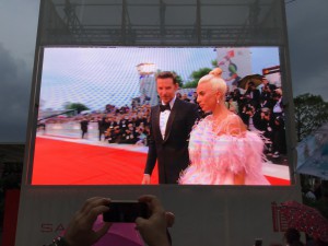 Lady Gaga sul Red Carpet con Bradley Cooper