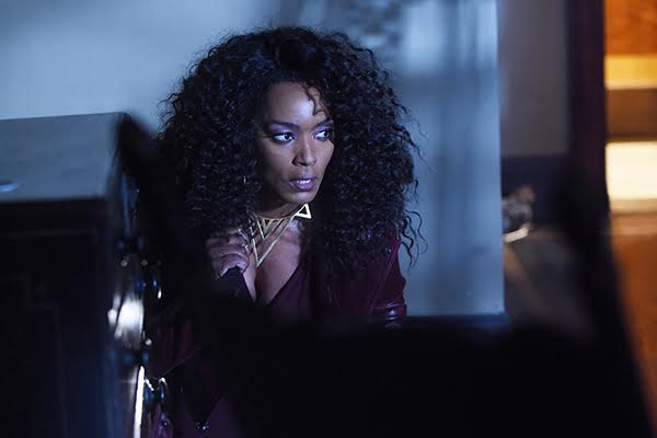 AMERICAN HORROR STORY -- "Room 33" Episode 506 (Airs Wednesday, November 11, 10:00 pm/ep) Pictured: Angela Bassett as Ramona. CR: Ray Mickshaw/FX
