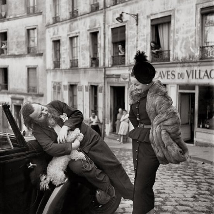 Berard con modella vestita Dior fotografati da Richard Avedon nel 1947