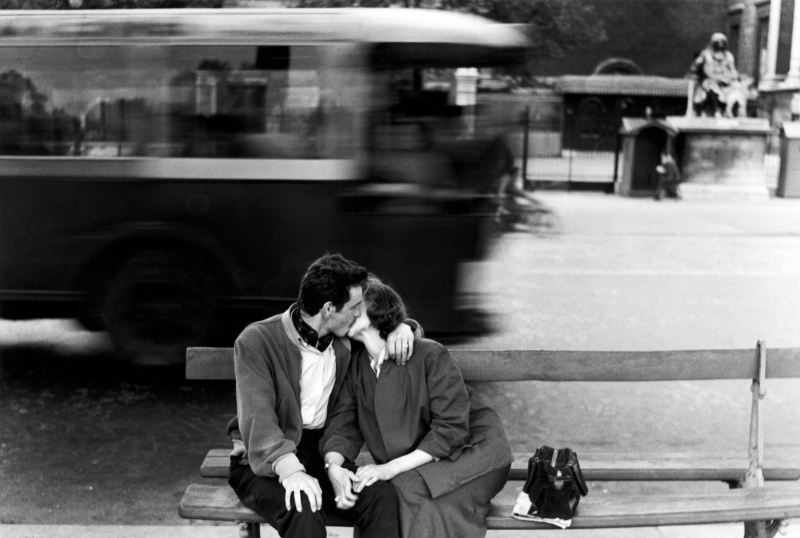 Parigi, 1954 © Gianni Berengo Gardin/Courtesy Fondazione Forma per la Fotografia