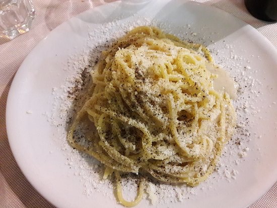 Naumachia Roma-Spaghetti cacio e pepe