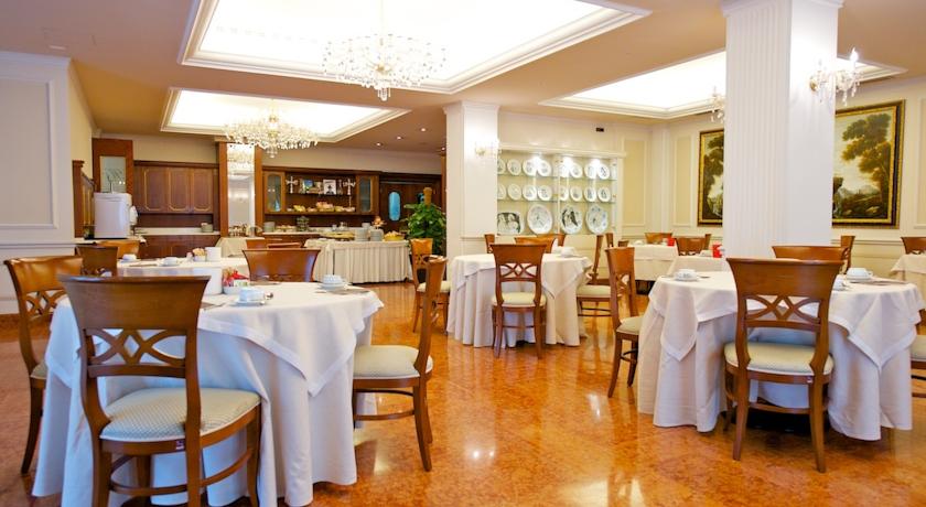 Sala colazione Mercure Parma Stendhal