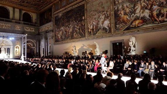 La sfilata evento: Thom Browne e Gianbattista Valli