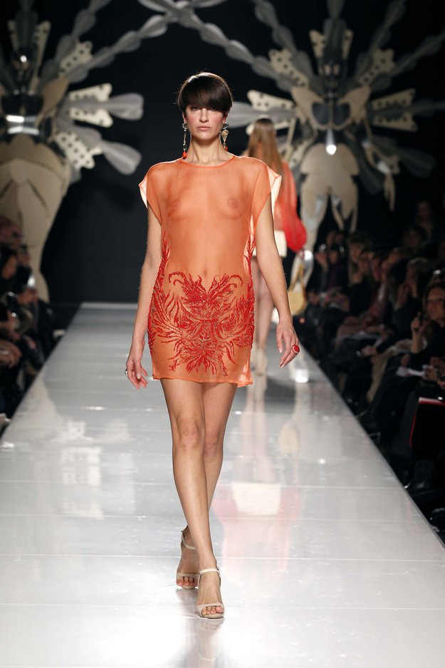 Il colore Pantone di quest’anno celebrato nella moda: Tangerine Tango