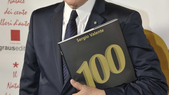 100 Alberi di Natale griffati per un progetto di solidarietà.