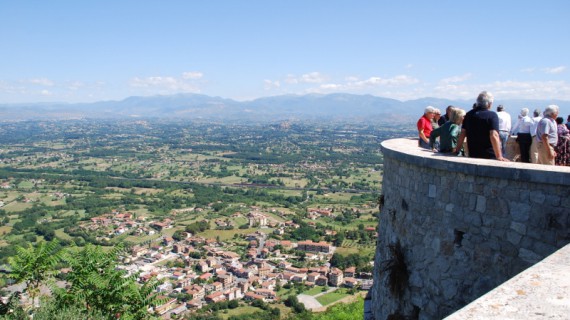 Cosa vedere a Castro dei Volsci: uno sguardo panoramico dal balcone della Ciociaria