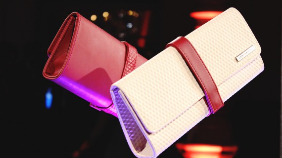 Fashion on Air: le nuove confort bag KLM firmate Jan Taminiau