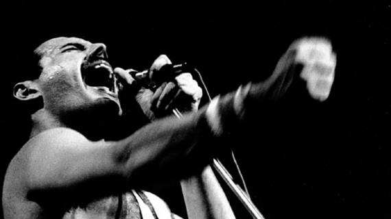 OGGI: Freddie Mercury 25 anni senza di lui