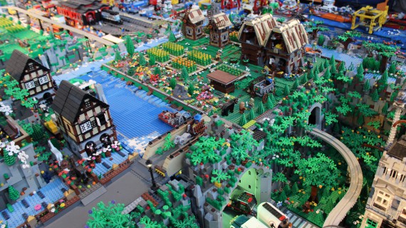 City Lego, la città costruita con sette milioni di mattoncini