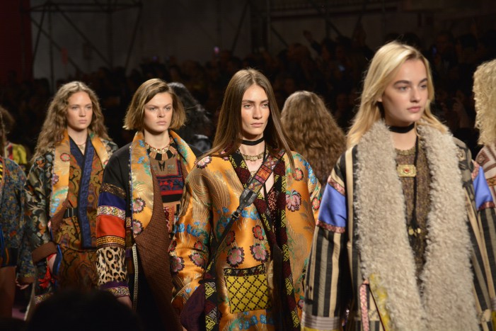 Il colore e lo spirito libero di Etro Paisley tribe