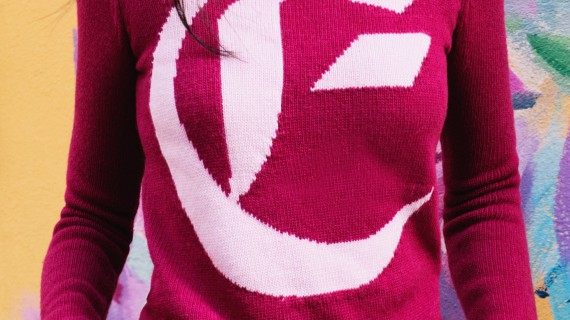 Be the Icon: alla festa della donna una collezione di sweater per celebrare l’unicità femminile