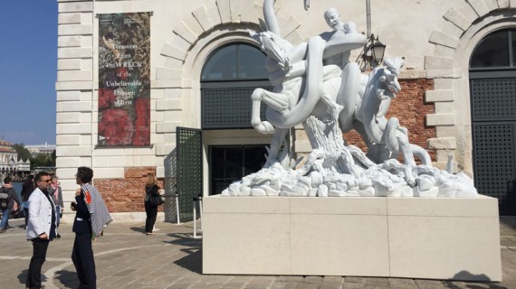 Il sogno Unbelievable di Damien Hirst a Venezia