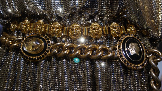 Gianni Versace al MANN: il linguaggio della moda si interfaccia con l’Archeologia
