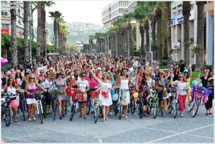Fancy Women Bike Ride, donne in bici a Milano