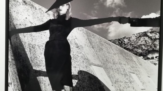 Il grande Helmut Newton in 60 scatti a San Gimignano