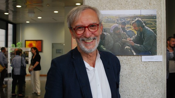 Taccuino per immagini, Roberto Di Caro racconta i tumulti del mondo