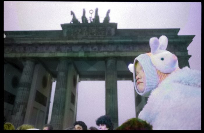 30 anni fa cadeva il Muro di Berlino. Le foto inedite di Massimo Golfieri