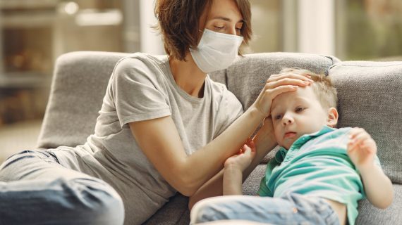 Coronavirus e genitori separati, alcuni tribunali consentono visite ai figli