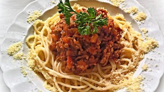 Gli spaghetti alla bolognese non esistono a Bologna