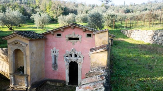 Fonte della Fata Morgana per riscoprire la Casina delle Fate