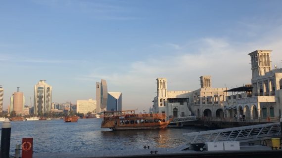 Viaggio a Dubai non solo lusso. La città oltre il gold souk