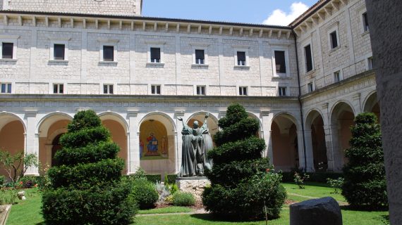 Un tour tra le più belle abbazie che abbiamo sul territorio italiano da Sant’Ambrogio in poi