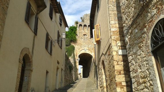 Apricale, il borgo di pietra che ricorda una favola