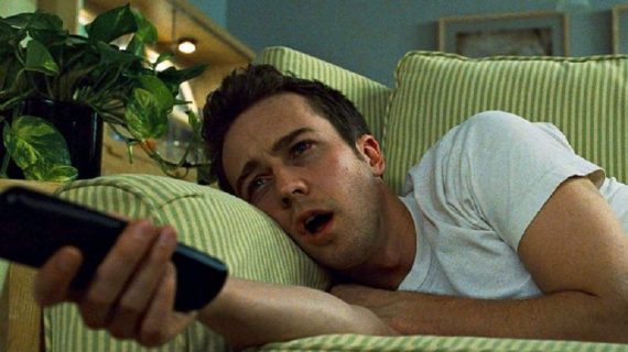 Dai rimpianti notturni al troppo pc, ecco 7 (+1) cattive abitudini del sonno che ci rovinano