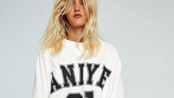 Voglia di essere chic senza rinunciare alla praticità? Ecco le felpe e le sneakers in stile athleisure