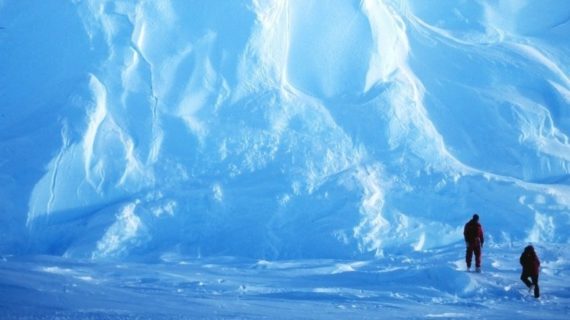 Distanziamento sociale. Stiamo diventando glaciali?