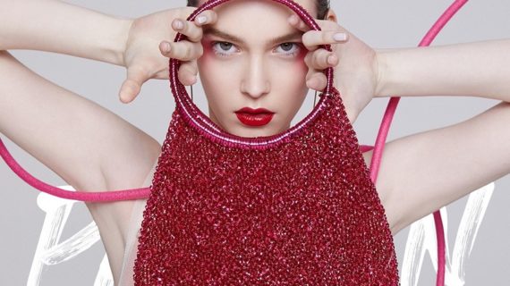 Tendenze Estate 2021: brillare si può, anche con gli accessori