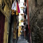 Alla riscoperta di Forcella, cuore popolare di Napoli. Fra palcoscenici, pellicole e pizza fritta