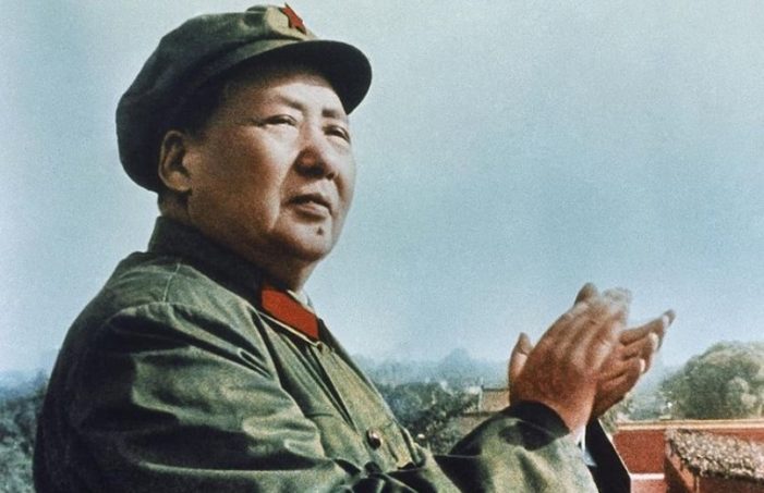 Per una fenomenologia di Mao Zedong. Nasceva oggi il Grande Timoniere