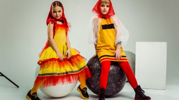 A Pitti Bimbo un guardaroba magico celebra l’universo dei bimbi con una palette di colori brillanti