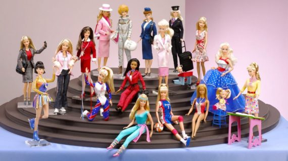 L’intramontabile Barbie compie 63 anni! Icona di moda e di emancipazione femminile
