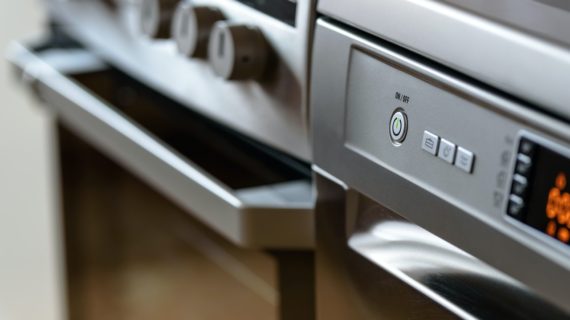 Lavastoviglie, lavatrice o altri elettrodomestici guasti con garanzia scaduta: come risolvere?