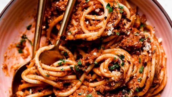 Trovato in Italia l’atto di nascita degli spaghetti alla Bolognese. Ma la pizza alla Bolognese è nata all’estero