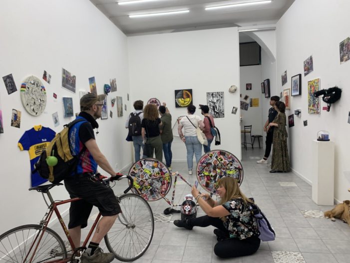 Artisticalmass. Un esposizione collettiva di artisti-ciclisti per pedalare nell’immaginario velocipede