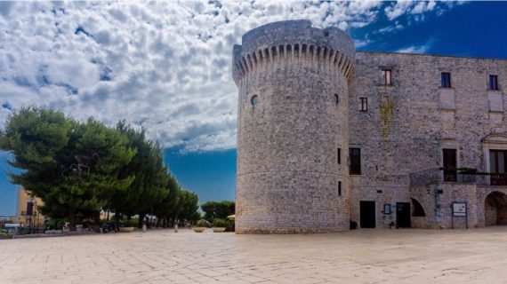 Tutto sul Festival della Follia, per riscoprire cittadine in Puglia a Settembre
