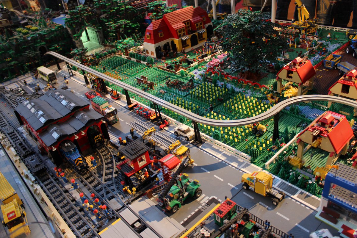 Buon compleanno, Lego! Gli storici mattoncini compiono 65 anni - greenMe