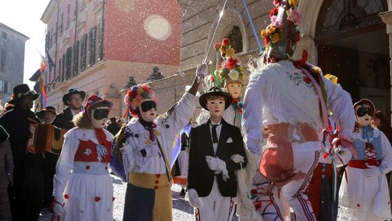 La Lachera: a Rocca Grimalda il carnevale più romantico d’Italia