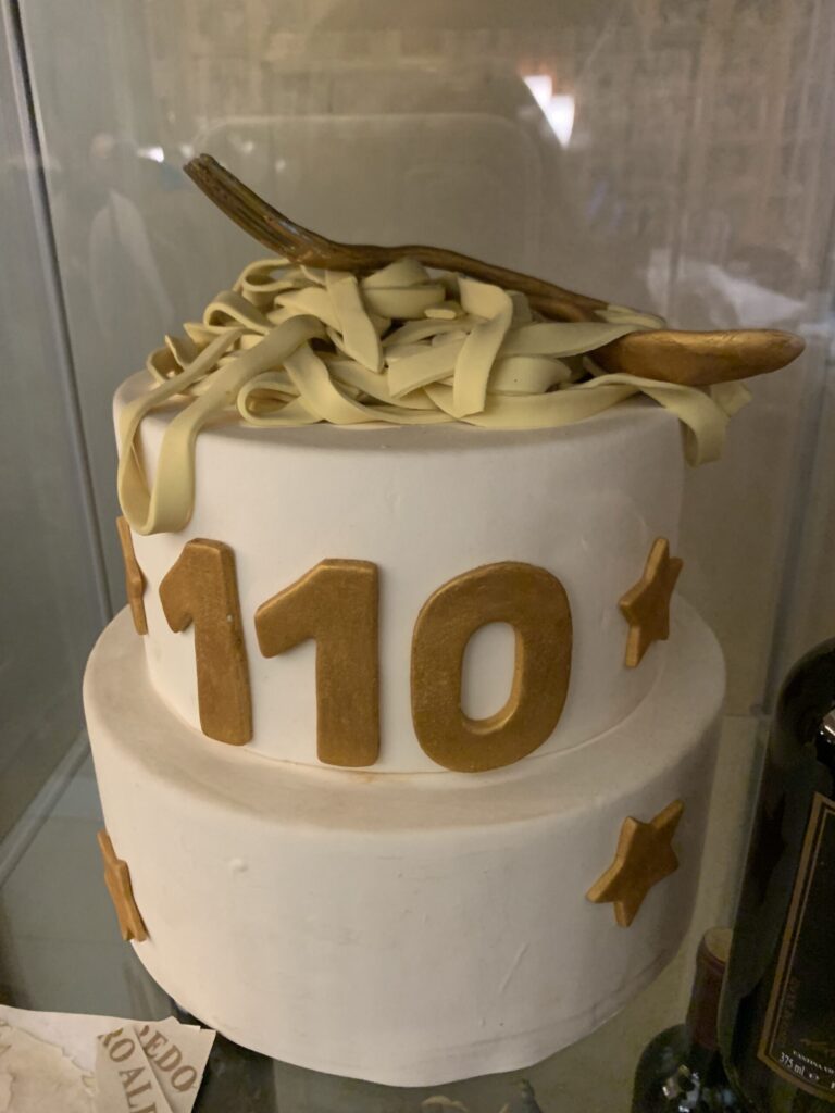 Le posate d'oro del compleanno 110