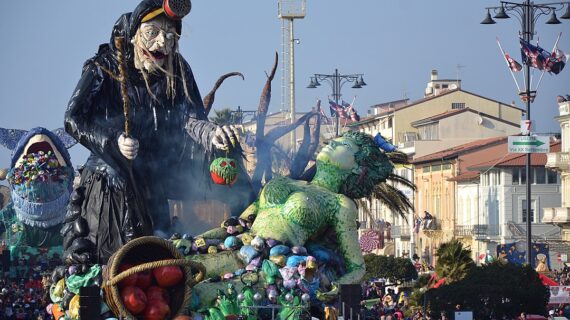 Il Carnevale di Viareggio compie 150 anni
