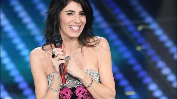 Giorgia e i suoi look a Sanremo 2023: eleganza e semplicità