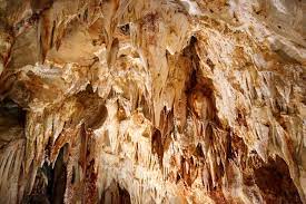 Interno delle Grotte di Toirano