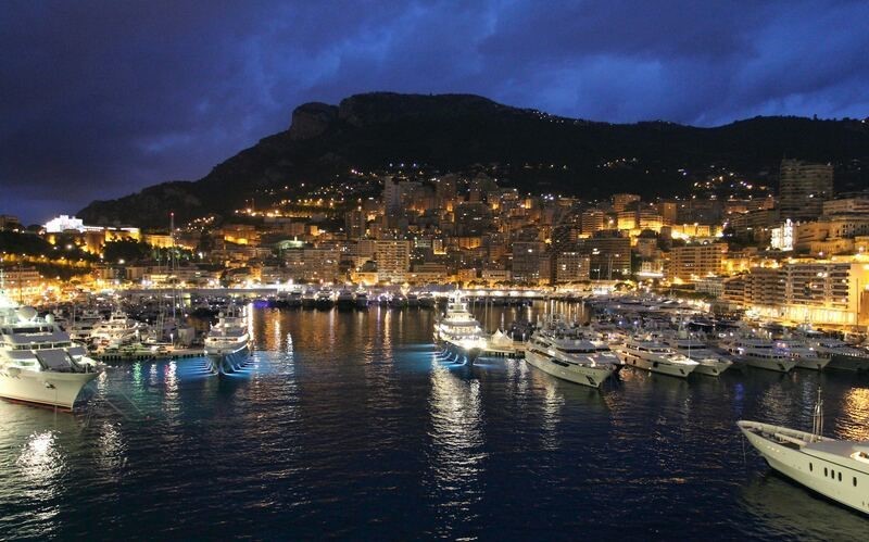 Montecarlo di notte
