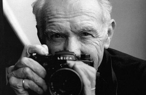 Gli scatti di Robert Doisneau raccontano una Parigi inedita
